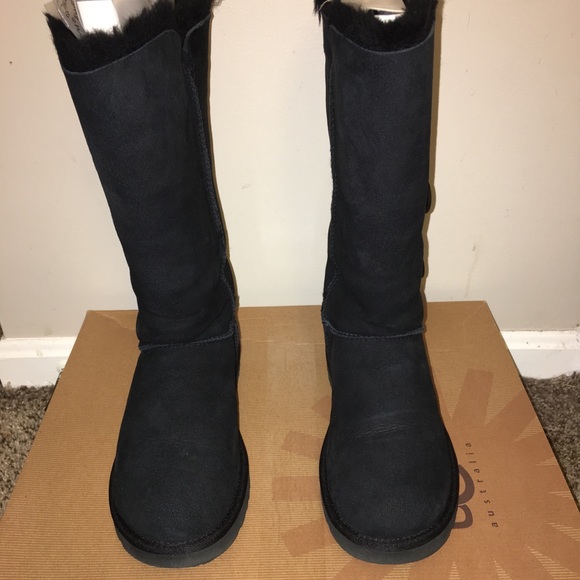 UGG Bailey Button Triplet Genuine Shearling Boot - Picture 6 of 8